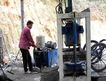 QT4-40半自動(dòng)液壓磚機(jī) 華源小型磚機(jī)視頻